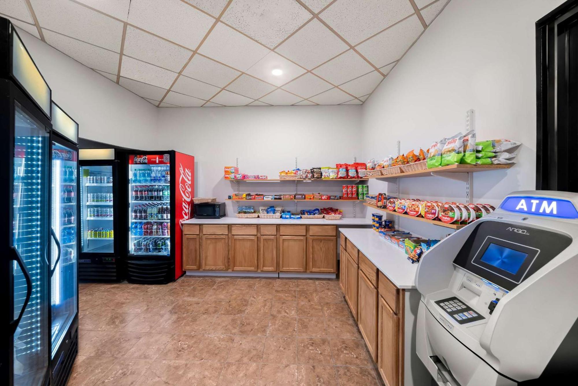 Suburban Studios, Kearney Bagian luar foto