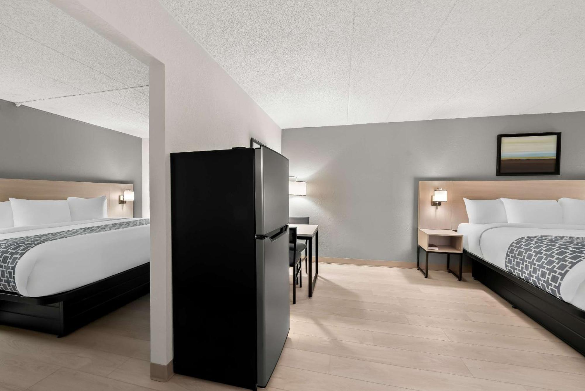 Suburban Studios, Kearney Bagian luar foto