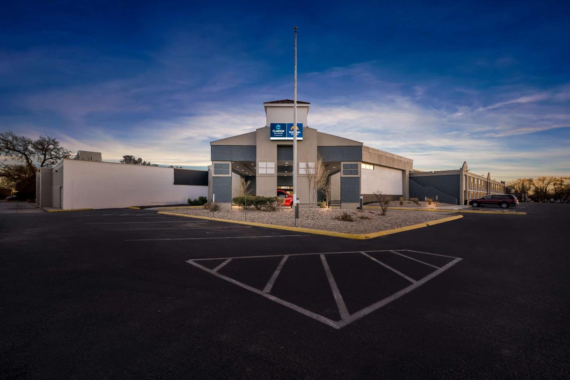 Suburban Studios, Kearney Bagian luar foto