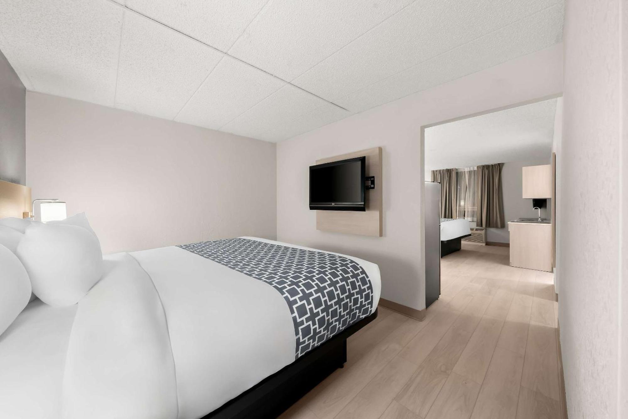 Suburban Studios, Kearney Bagian luar foto