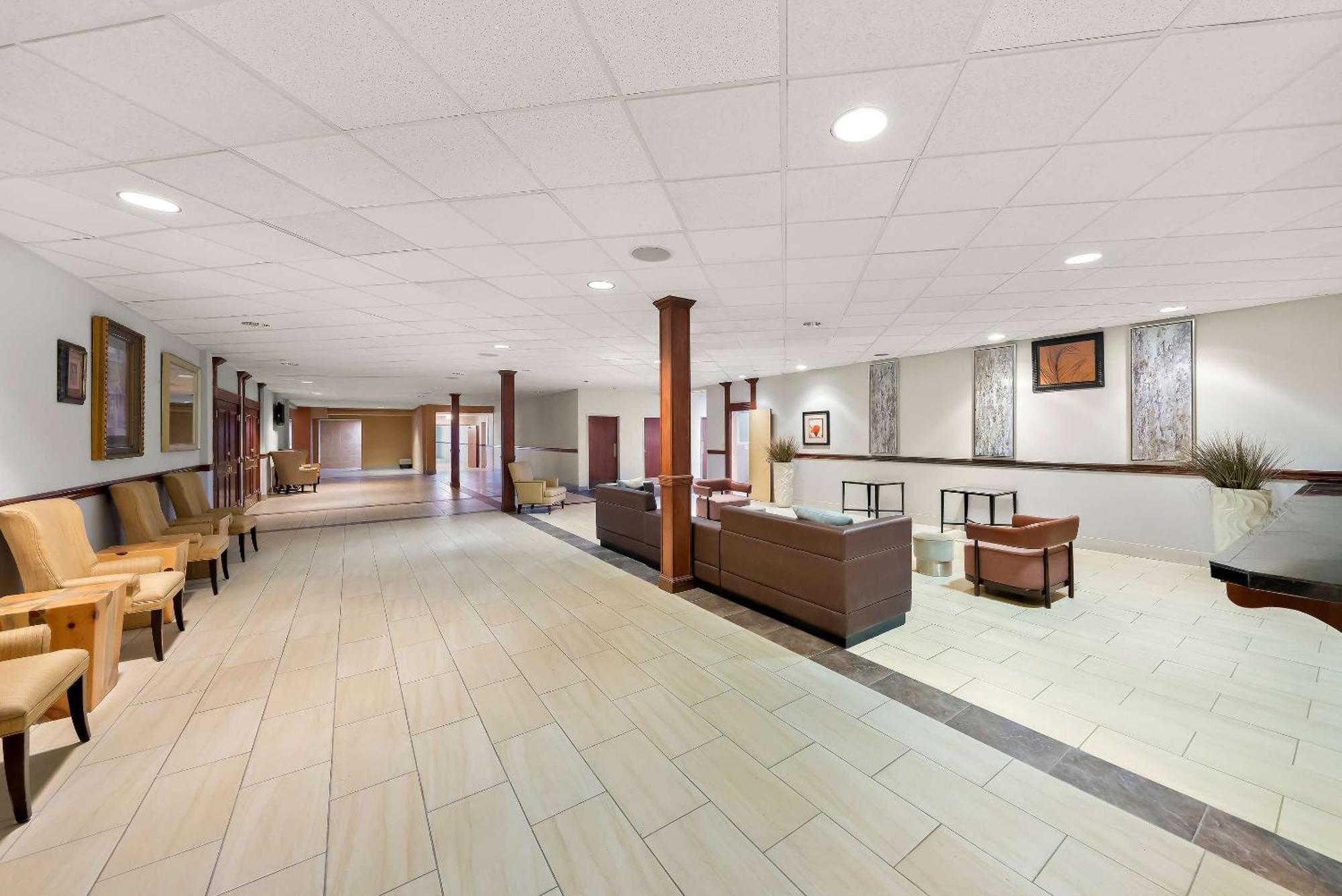 Suburban Studios, Kearney Bagian luar foto