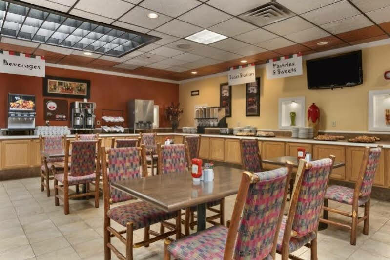 Suburban Studios, Kearney Bagian luar foto